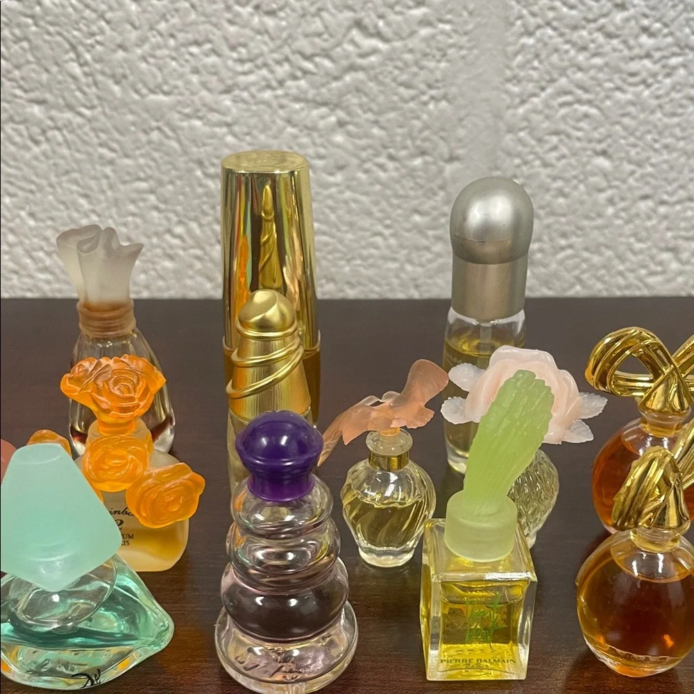 Assorted Mini Perfume Bottles‎ Collection - Picture 3 of 10